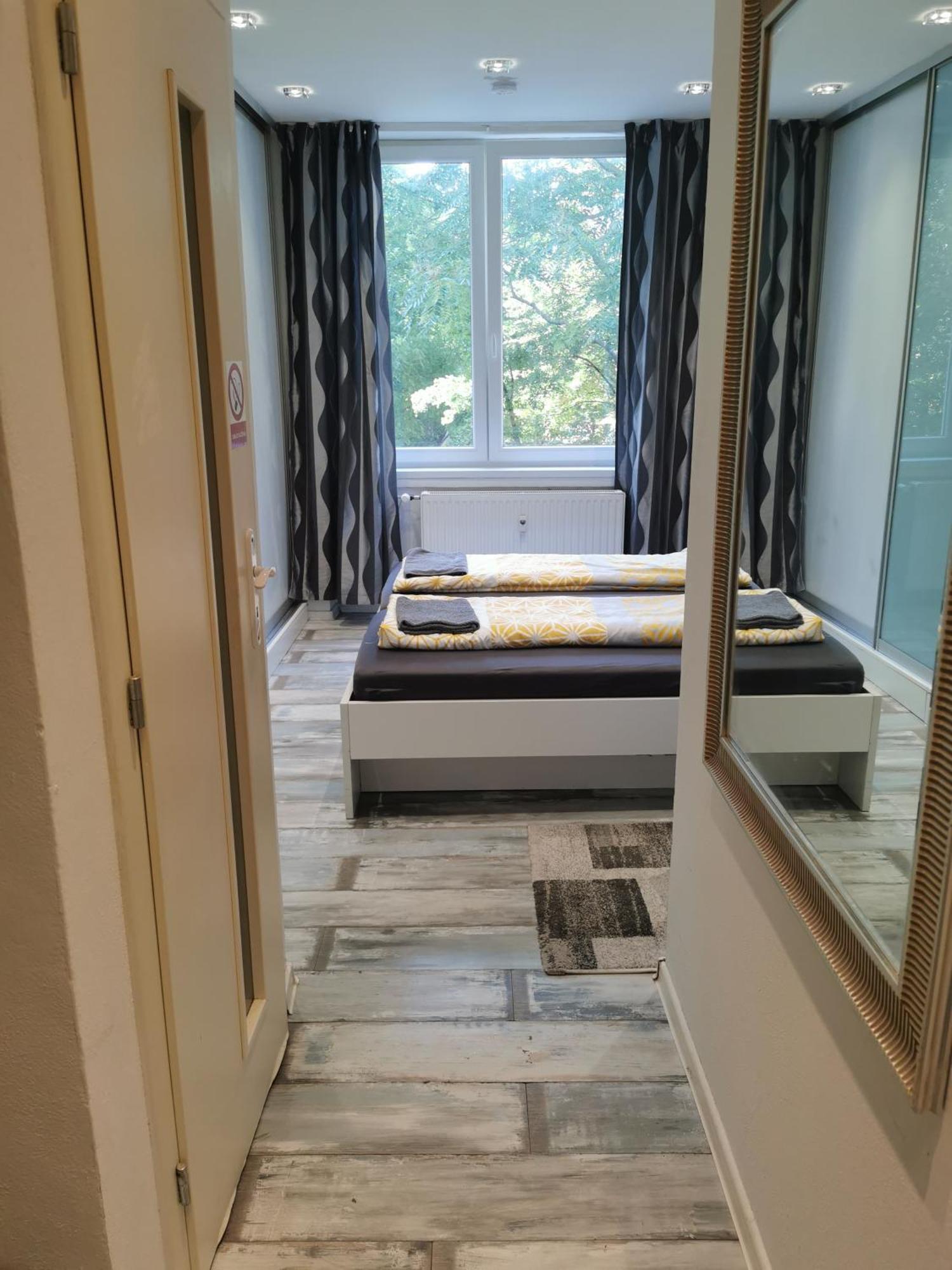 Modry Apartman, Racianska 29, ブラチスラヴァ エクステリア 写真